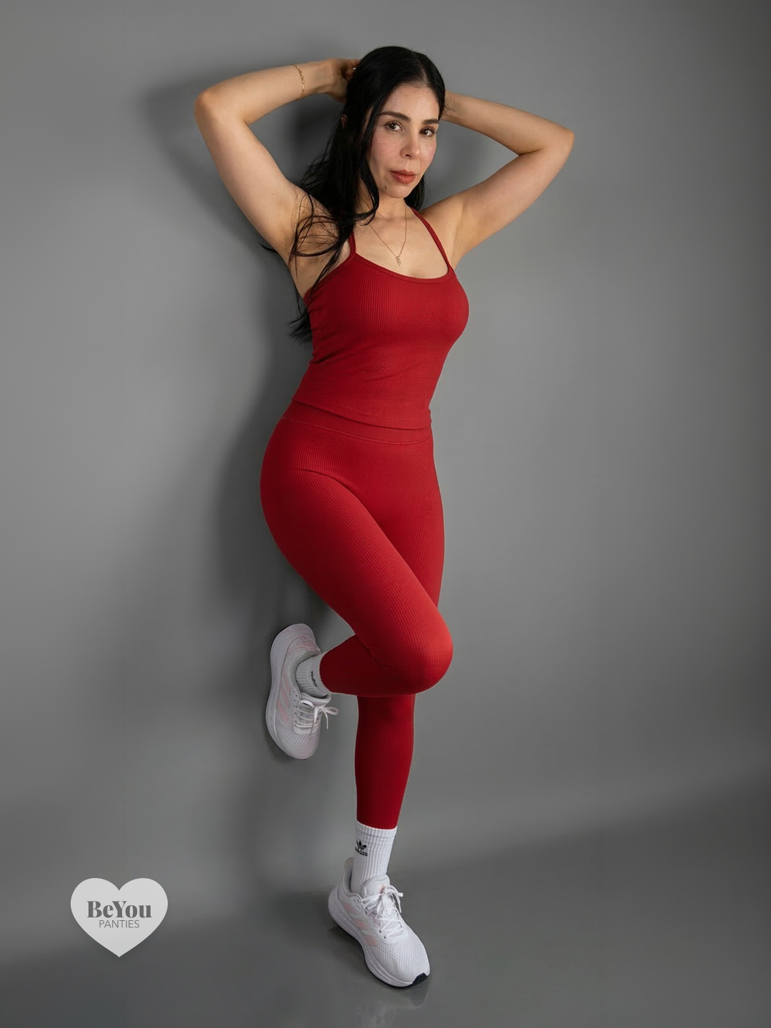 Set Deportivo "Essential Yoga" – Top de Tirantes Dobles y Leggings de Talle Alto